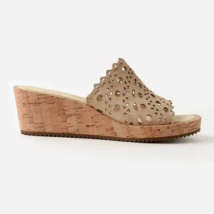 NEW VANELI Made In Brazil Cammie Suede Wedge Sandals Nude for women  252 3M7